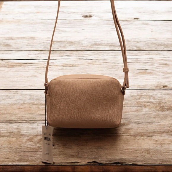 Calvin Klein Archive Hardware Camera Bag in Hushed Pink - NWT - Picture 3 of 7